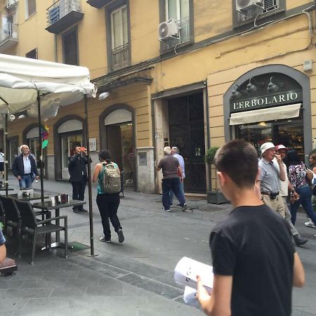 Appartamentino 116 Via Chiaia Napoli Bagian luar foto