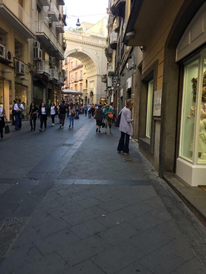 Appartamentino 116 Via Chiaia Napoli Bagian luar foto