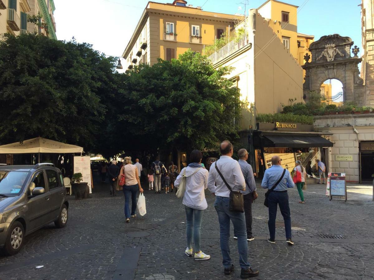 Appartamentino 116 Via Chiaia Napoli Bagian luar foto